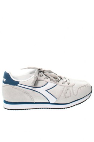 Дамски обувки Diadora, Размер 42, Цвят Бежов, Цена 190,00 лв.
