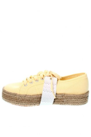 Дамски обувки Superga, Размер 37, Цвят Жълт, Цена 35,42 лв.