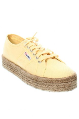 Дамски обувки Superga, Размер 42, Цвят Жълт, Цена 35,42 лв.