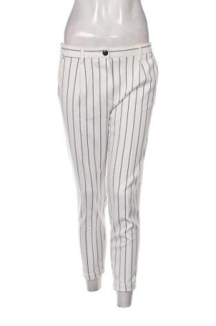 Дамски панталон Bershka, Размер M, Цвят Бял, Цена 7,83 лв.