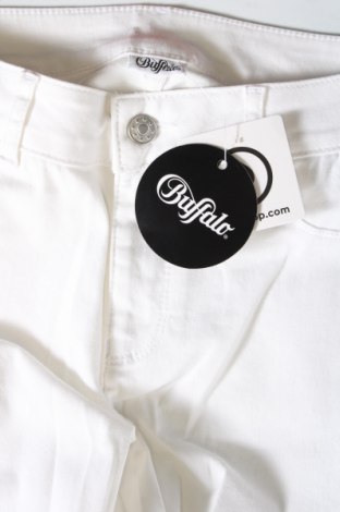 Дамски панталон Buffalo, Размер M, Цвят Бял, Цена 87,00 лв.