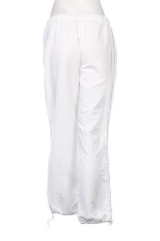 Γυναικείο παντελόνι Caramella, Μέγεθος M, Χρώμα Λευκό, Τιμή 3,96 €