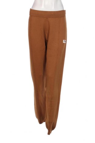 Дамски панталон FILA, Размер L, Цвят Кафяв, Цена 39,42 лв.
