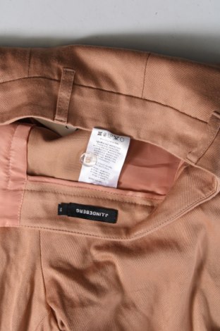 Дамски панталон J.Lindeberg, Размер M, Цвят Бежов, Цена 87,40 лв.