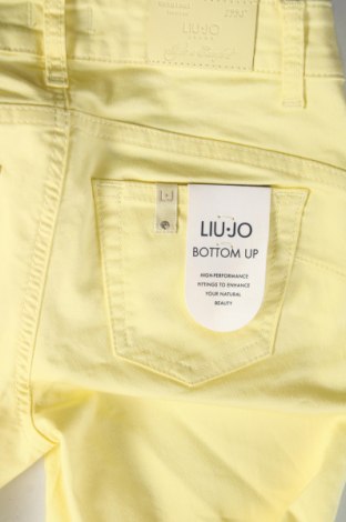 Дамски панталон Liu Jo, Размер XS, Цвят Жълт, Цена 41,00 лв.