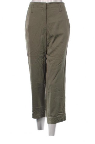 Дамски панталон Marc Cain, Размер M, Цвят Зелен, Цена 111,80 лв.