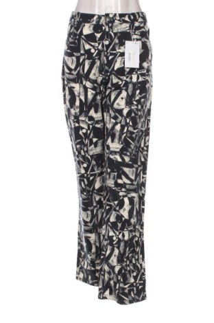 Γυναικείο παντελόνι Monki, Μέγεθος XL, Χρώμα Πολύχρωμο, Τιμή 25,26 €