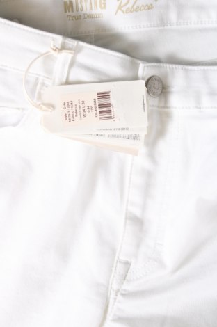 Damskie spodnie Mustang, Rozmiar XL, Kolor Biały, Cena 231,89 zł