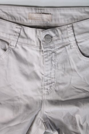 Дамски панталон Nero Giardini, Размер M, Цвят Сив, Цена 9,80 лв.