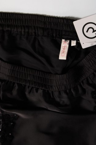 Γυναικείο παντελόνι ONLY, Μέγεθος L, Χρώμα Μαύρο, Τιμή 27,84 €