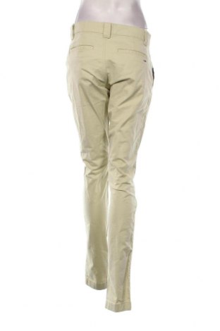 Дамски панталон Tommy Jeans, Размер L, Цвят Зелен, Цена 68,00 лв.