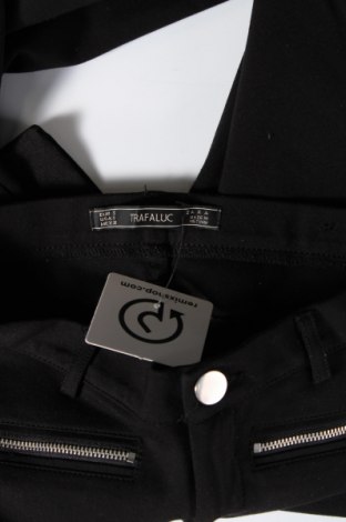 Дамски панталон Zara Trafaluc, Размер S, Цвят Черен, Цена 19,99 лв.
