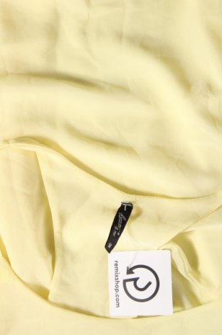 Γυναικείο αμάνικο μπλουζάκι, Μέγεθος M, Χρώμα Κίτρινο, Τιμή 2,73 €