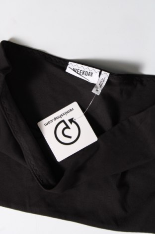 Γυναικείο αμάνικο μπλουζάκι Weekday, Μέγεθος M, Χρώμα Μαύρο, Τιμή 2,92 €
