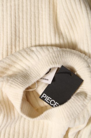 Дамски пуловер Pieces, Размер S, Цвят Екрю, Цена 15,66 лв.