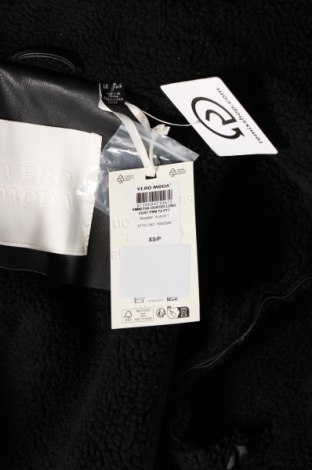 Γυναικείο δερμάτινο μπουφάν Vero Moda, Μέγεθος XS, Χρώμα Μαύρο, Τιμή 42,27 €