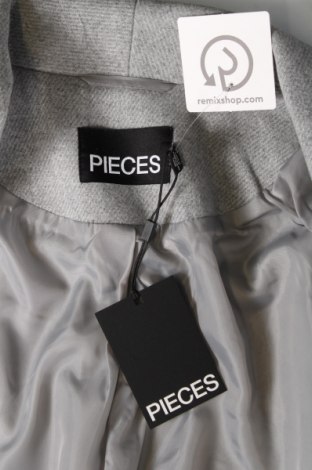 Дамско палто Pieces, Размер M, Цвят Сив, Цена 109,00 лв.