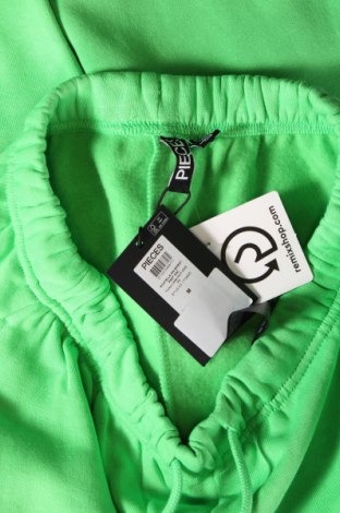 Γυναικείο αθλητικό παντελόνι Pieces, Μέγεθος M, Χρώμα Πράσινο, Τιμή 10,93 €