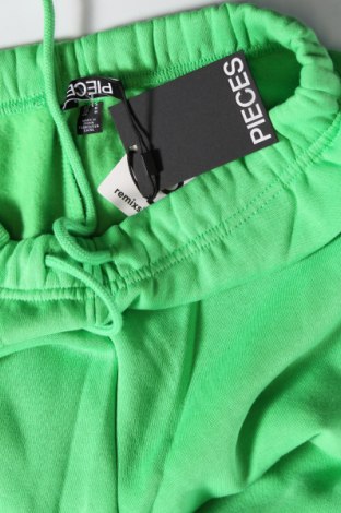 Γυναικείο αθλητικό παντελόνι Pieces, Μέγεθος M, Χρώμα Πράσινο, Τιμή 9,90 €