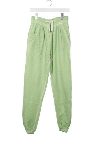 Γυναικείο αθλητικό παντελόνι Urban Classics, Μέγεθος XS, Χρώμα Πράσινο, Τιμή 8,76 €