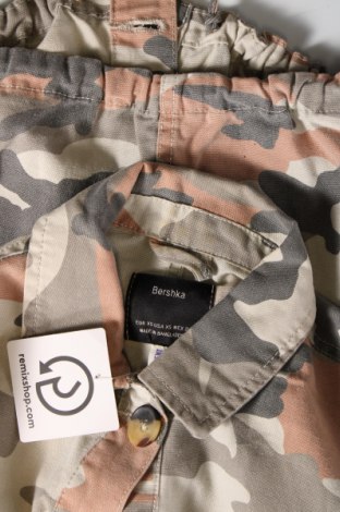 Γυναικείο μπουφάν Bershka, Μέγεθος XS, Χρώμα Πολύχρωμο, Τιμή 15,17 €