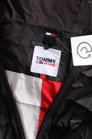 Γυναικείο μπουφάν Tommy Jeans, Μέγεθος M, Χρώμα Μαύρο, Τιμή 140,72 €