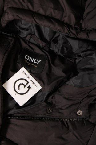 Γυναικείο μπουφάν ONLY, Μέγεθος S, Χρώμα Μαύρο, Τιμή 42,27 €