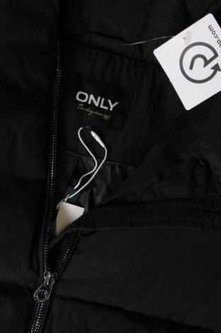 Γυναικείο μπουφάν ONLY, Μέγεθος M, Χρώμα Μαύρο, Τιμή 16,91 €