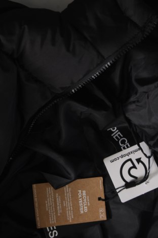 Γυναικείο μπουφάν Pieces, Μέγεθος XXL, Χρώμα Μαύρο, Τιμή 31,70 €