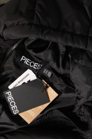 Γυναικείο μπουφάν Pieces, Μέγεθος XS, Χρώμα Μαύρο, Τιμή 24,52 €