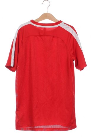 Dětské tričko  Nike, Velikost 11-12y/ 152-158 cm, Barva Červená, Cena  402,00 Kč