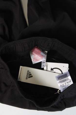 Детски къс панталон Adidas, Размер 9-10y/ 140-146 см, Цвят Черен, Цена 64,00 лв.