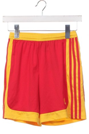 Детски къс панталон Adidas, Размер 10-11y/ 146-152 см, Цвят Червен, Цена 23,00 лв.