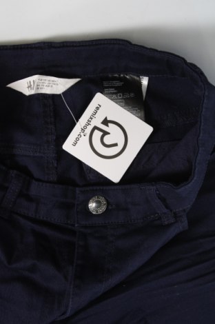 Детски къс панталон H&M, Размер 15-18y/ 170-176 см, Цвят Син, Цена 5,88 лв.