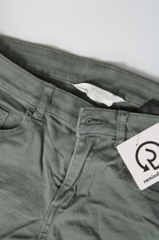 Детски къс панталон H&M, Размер 12-13y/ 158-164 см, Цвят Зелен, Цена 8,40 лв.