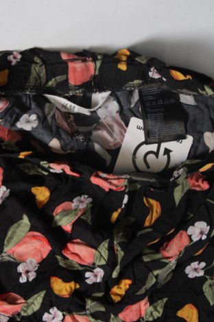 Detské krátke nohavice  H&M, Veľkosť 13-14y/ 164-168 cm, Farba Viacfarebná, Cena  3,41 €