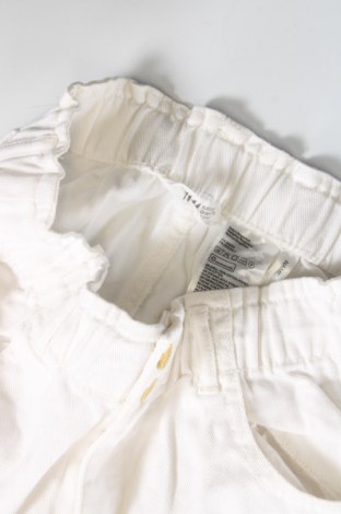 Kinder Shorts H&M, Größe 15-18y/ 170-176 cm, Farbe Weiß, Preis 4,09 €