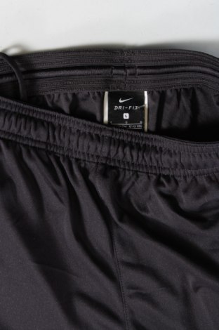 Παιδικό κοντό παντελόνι Nike, Μέγεθος 11-12y/ 152-158 εκ., Χρώμα Μαύρο, Τιμή 14,85 €
