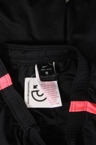 Kinder Shorts Nike, Größe 12-13y/ 158-164 cm, Farbe Schwarz, Preis 16,70 €