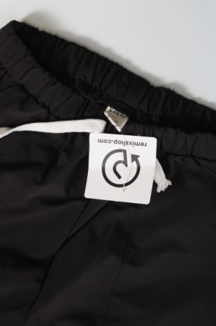 Detské krátke nohavice  SHEIN, Veľkosť 8-9y/ 134-140 cm, Farba Čierna, Cena  7,16 €