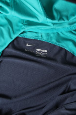 Dětský sportovní komplet  Nike, Velikost 13-14y/ 164-168 cm, Barva Vícebarevné, Cena  2 082,00 Kč
