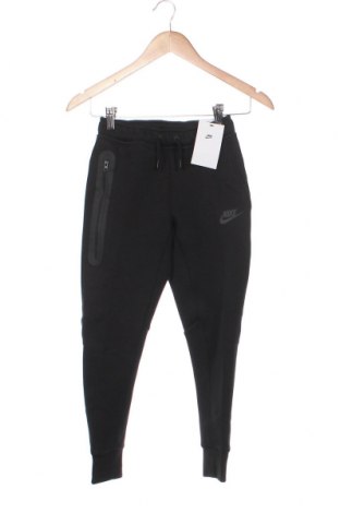 Pantaloni de trening, pentru copii Nike, Mărime 8-9y/ 134-140 cm, Culoare Negru, Preț 392,11 Lei