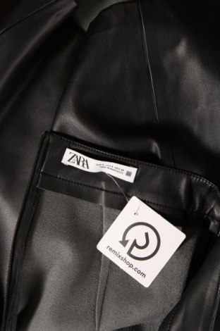 Кожена пола Zara, Размер S, Цвят Черен, Цена 29,14 лв.