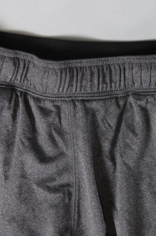 Ανδρικό κοντό παντελόνι, Μέγεθος S, Χρώμα Γκρί, Τιμή 6,93 €