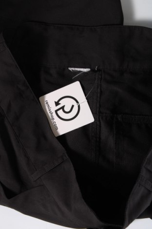 Ανδρικό κοντό παντελόνι, Μέγεθος M, Χρώμα Μαύρο, Τιμή 3,88 €
