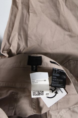 Pantaloni scurți de bărbați H&M, Mărime M, Culoare Bej, Preț 90,79 Lei