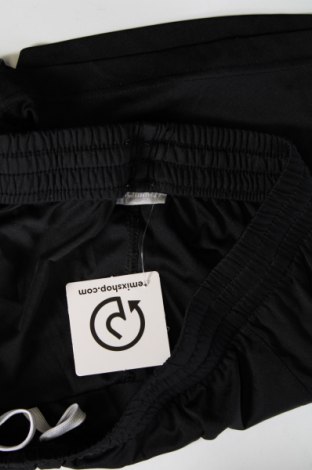 Мъжки къс панталон Hummel, Размер XL, Цвят Черен, Цена 18,00 лв.