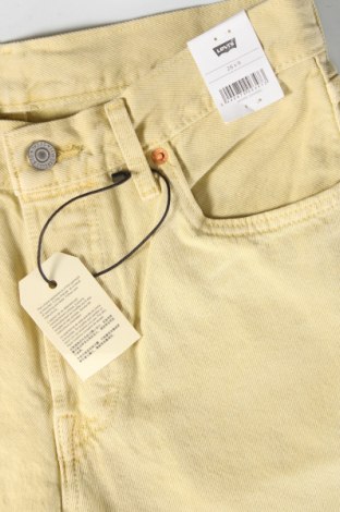 Ανδρικό κοντό παντελόνι Levi's, Μέγεθος S, Χρώμα Κίτρινο, Τιμή 23,66 €
