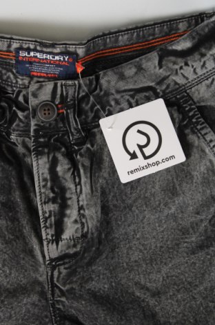 Ανδρικό κοντό παντελόνι Superdry, Μέγεθος XS, Χρώμα Γκρί, Τιμή 13,61 €