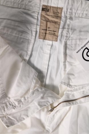 Ανδρικό κοντό παντελόνι Tom Tailor, Μέγεθος L, Χρώμα Λευκό, Τιμή 9,77 €